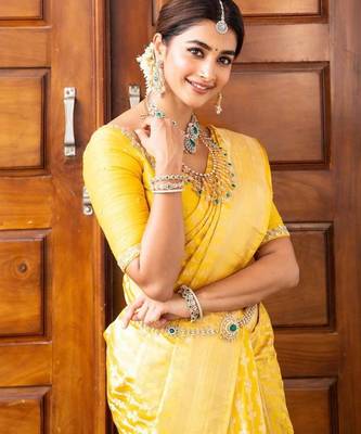 Yellow silk blend jacuard work festival saree with unstitched blouse piece 4