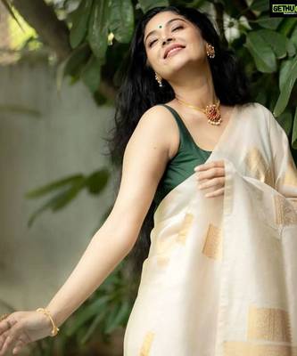 Cream green silk blend jacuard work festival saree with unstitched blouse piece 1