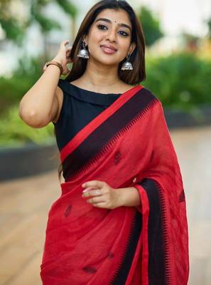 Red black silk blend jacuard work festival saree with unstitched blouse piece 3