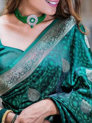 Green silk blend jacuard work festival saree with unstitched blouse piece 4