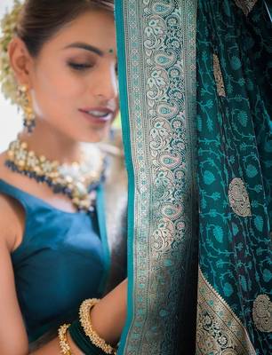 Rama silk blend jacuard work festival saree with unstitched blouse piece 4