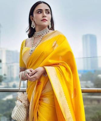 Yellow silk blend jacuard work festival saree with unstitched blouse piece 3