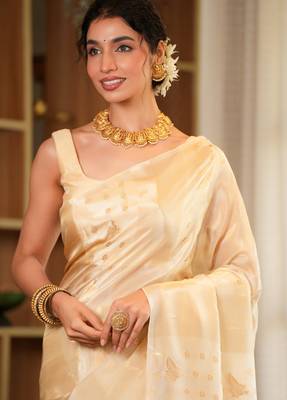 Aarini- Silk blend saree with contrast blouse piece Hand Embroidery 4
