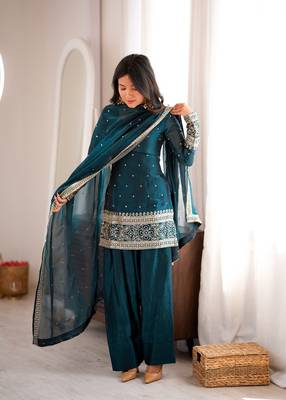 Teal green embroidered silk kurta set with farshi salwar & dupatta 3