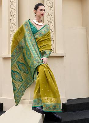 pear banarasi silk blend festive wear saree 3