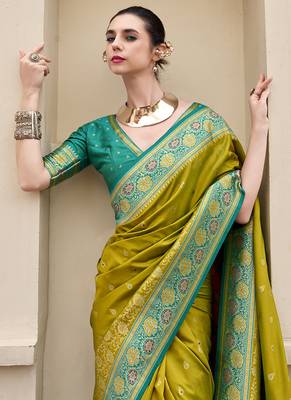pear banarasi silk blend festive wear saree 4