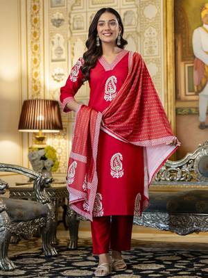 Red printed rayon kurta pant set with printed chanderi cotton dupatta 1