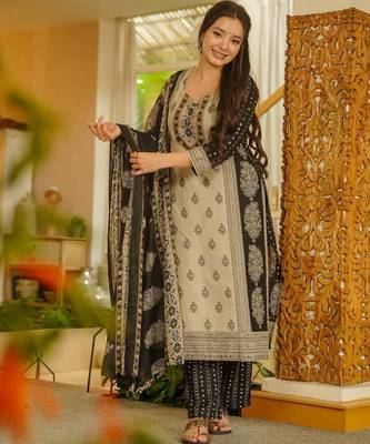 Black block printed rayon slub straight kurta pant set with printed chanderi cotton dupatta 3