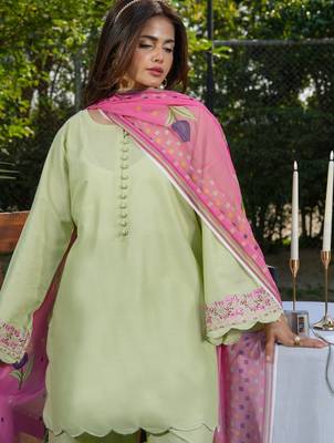 Pastel Green Embroidered Kurta Pant Set with Pink Dupatta 3