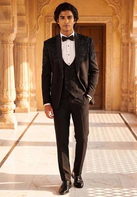Outluk vol. 56 presents heavy lachaka bledger set with cotton lining, intricate handwork & designer party wear 1