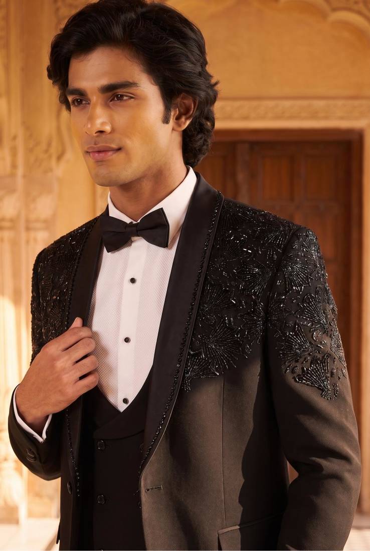 Outluk vol. 56 presents heavy lachaka bledger set with cotton lining, intricate handwork & designer party wear
