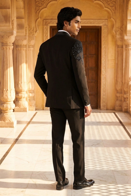 Outluk vol. 56 presents heavy lachaka bledger set with cotton lining, intricate handwork & designer party wear 4