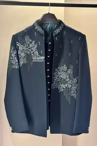 Heavy lachaka 3-piece short jodhpuri featuring intricate handwork, cotton lining, and a luxurious designer finish.