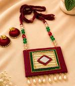Marooncrystal bead fabric neckset