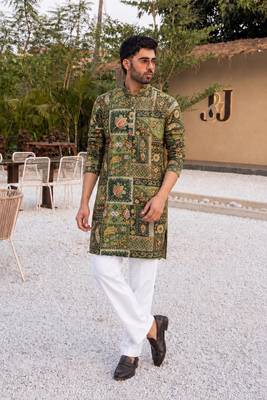 GREEN CREPE SILK PARTY WEAR DIGITAL PRINT KURTA AND PAYJAMA 1