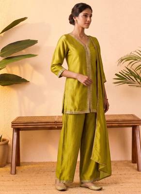Yellow vichitra silk embroidered kurta palazzo set with dupatta for women 3
