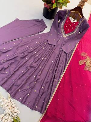 Lavender embroidered anarkali kurta pant set with rani pink dupatta 4