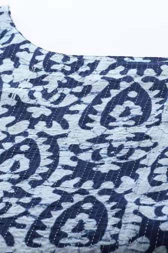 Women navy blue & white printed straight kurta