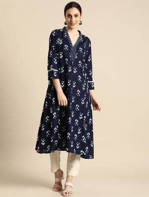 Women navy blue & white ethnic motifs printed indigo kurta 1