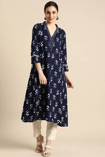 Women navy blue & white ethnic motifs printed indigo kurta