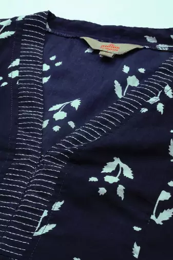 Women navy blue & white ethnic motifs printed indigo kurta
