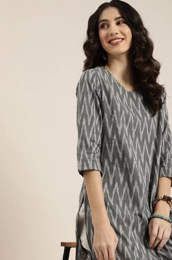 Women grey ikat printed casual kurta