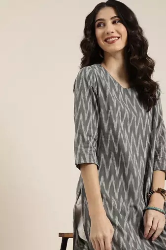 Women grey ikat printed casual kurta