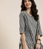 Women grey ikat printed casual kurta