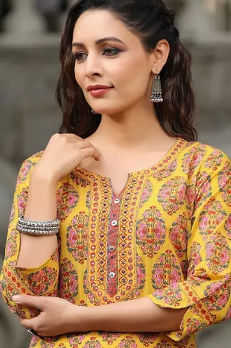 Women ethnic motifs printed pure cotton kurta