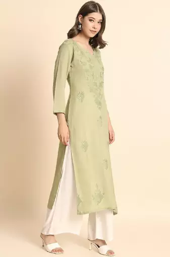 Floral embroidered thread work straight kurta