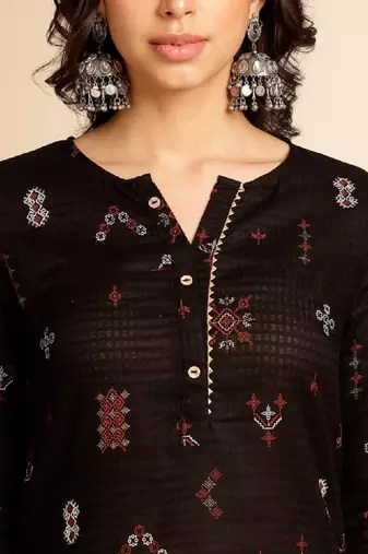 Black ethnic motifs printed round neck gotta patti cotton straight kurta