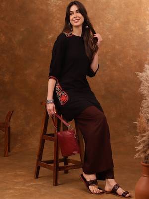 Ethnic motifs embroidered a-line kurta 1
