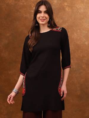 Ethnic motifs embroidered a-line kurta 3