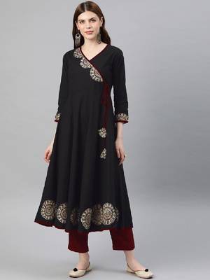 Geometric yoke design flared sleeves thread work anarkali kurta 1
