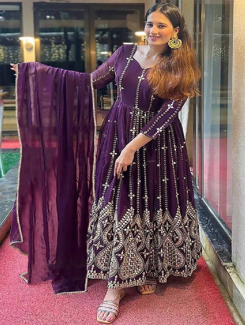 Embroidered sweetheart neck georgette anarkali kurta & dupatta