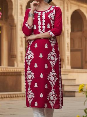 Floral embroidered round neck chikankari straight kurta 3