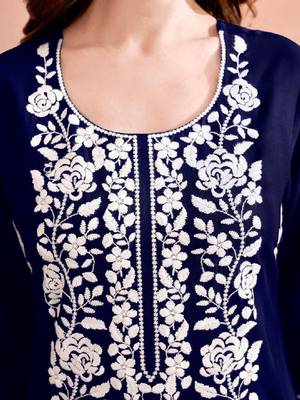 Floral embroidered round neck chikankari straight kurta 2