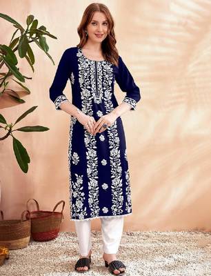 Floral embroidered round neck chikankari straight kurta 3