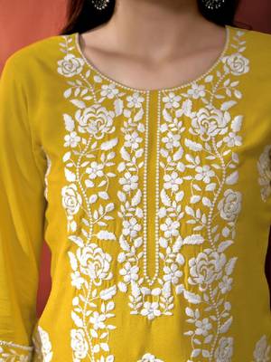 Yellow floral embroidered round neck straight kurta 2