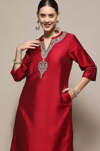 Ethnic motifs yoke design band collar straight kurta