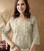 Cream-coloured ethnic motifs embroidered round neck thread work chanderi silk kurta