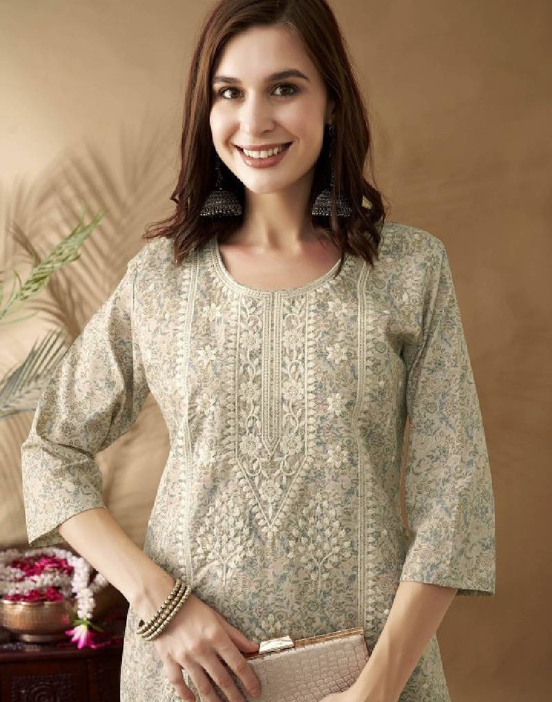 Cream-coloured ethnic motifs embroidered round neck thread work chanderi silk kurta