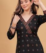 Women printed gotta patti floral kurta