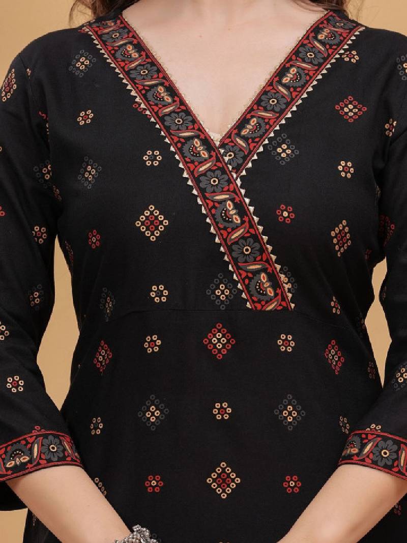 Women printed gotta patti floral kurta