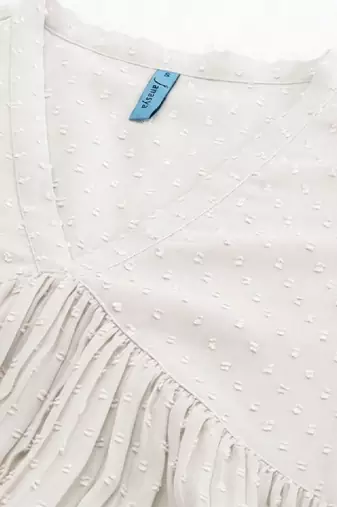 Women off white dobby chiffon self design flared kurta