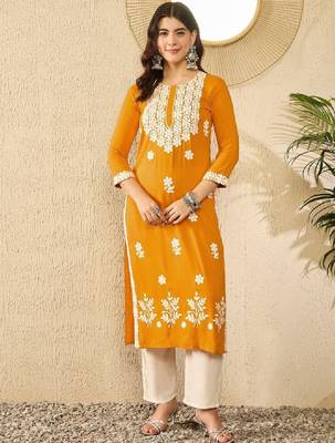 Floral embroidered round neck thread work straight kurta 2