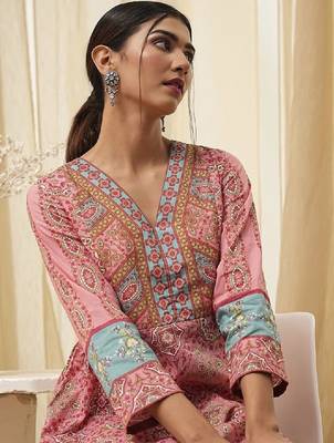 Women floral printed thread work kurta 2