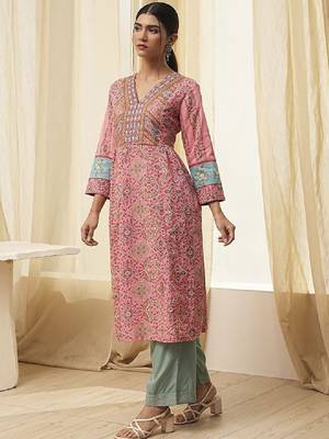 Women floral printed thread work kurta 4
