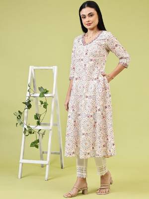 Women floral printed mirror work kurta 4