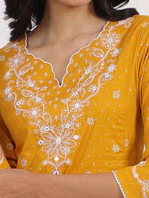 Floral printed cotton thread work v-neck a-line kurta 2